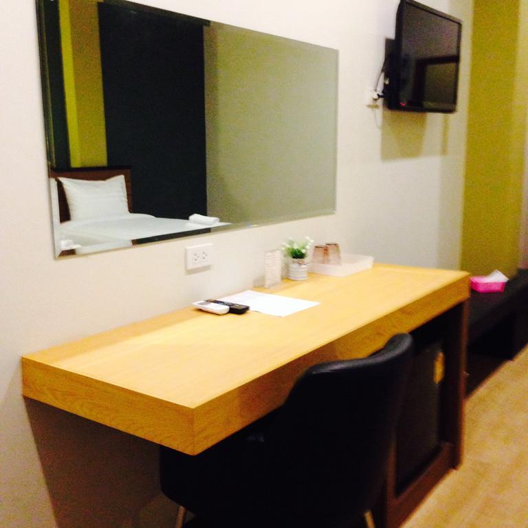 Bird Day Boutique Hotel Mukdahan Room photo