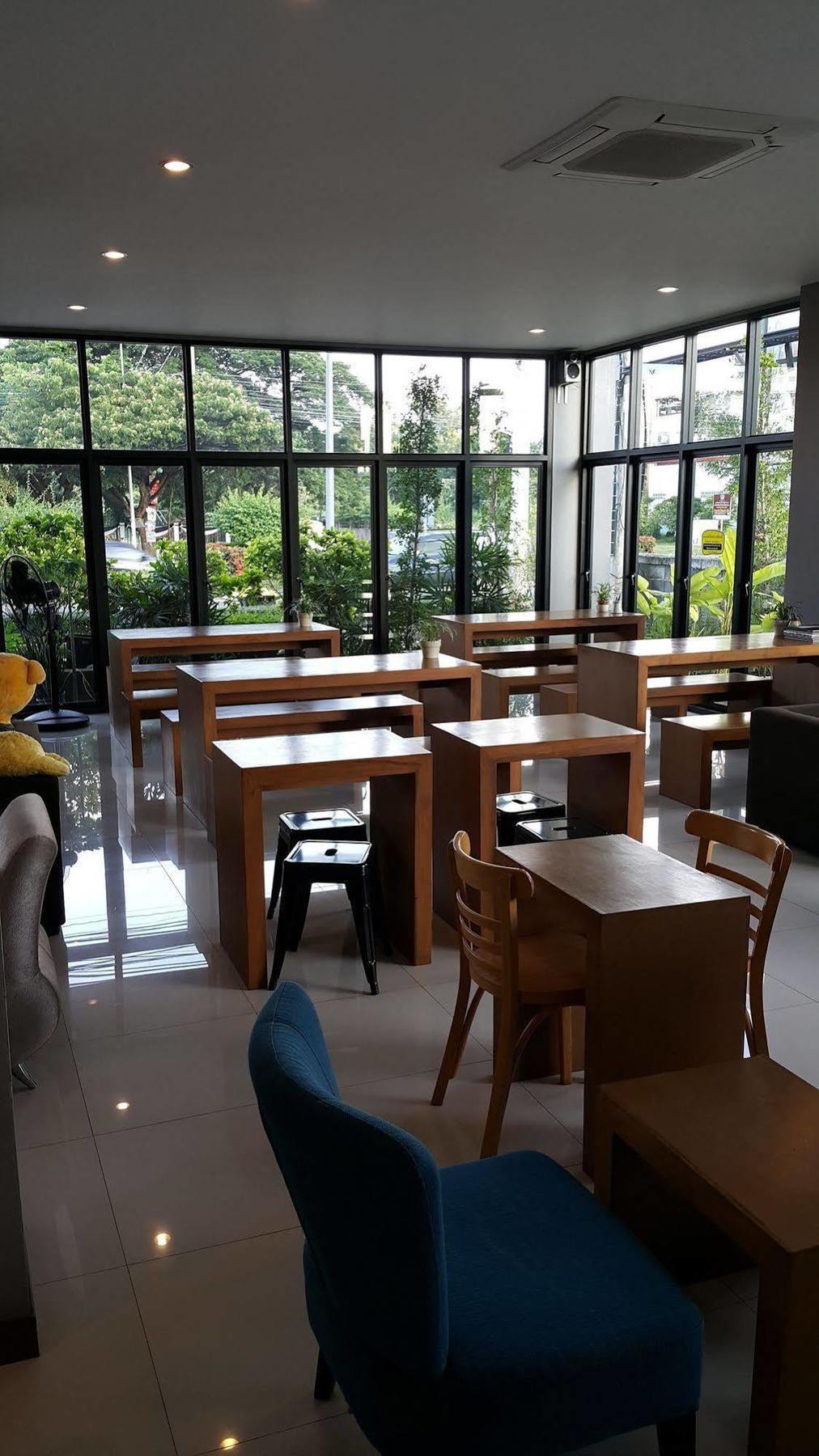 Bird Day Boutique Hotel Mukdahan Exterior photo